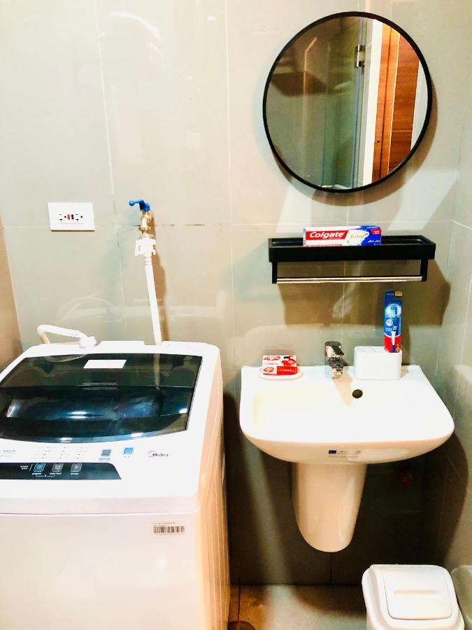 Air Residence 1Br With Balcony Free Netflix And Disney Plus Manila Exterior photo